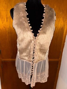 Women's BOHO Taupe Faux Fur & Lace Vest SZ MED